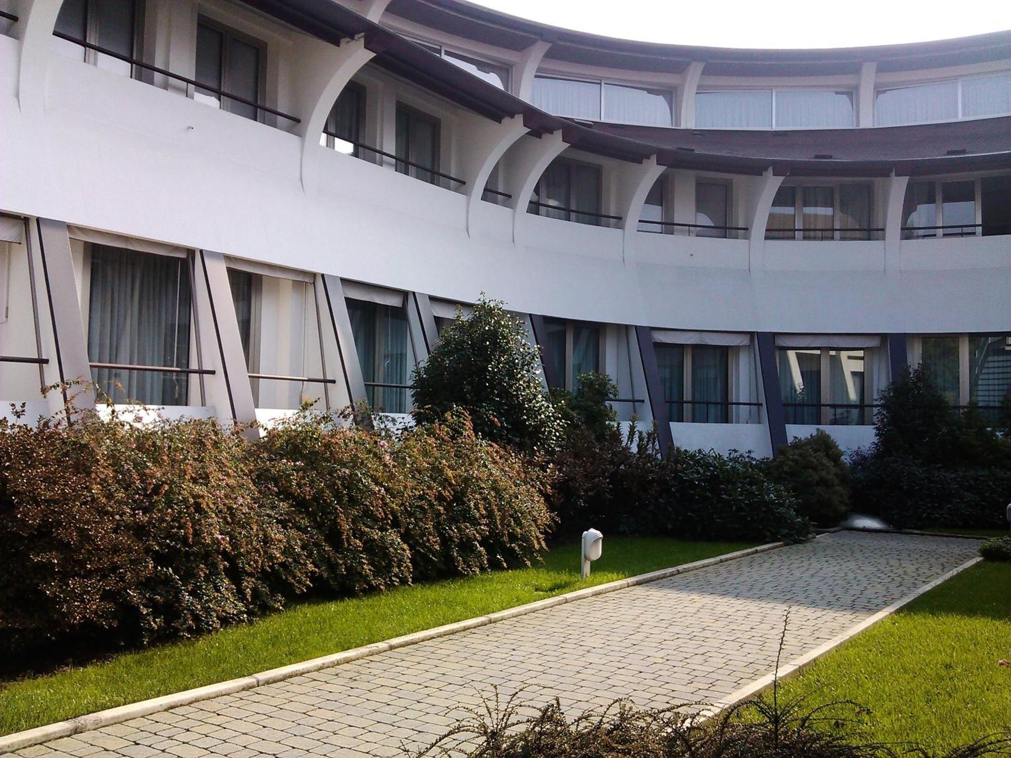 Cardano Hotel Malpensa Cardano Al Campo Exterior photo